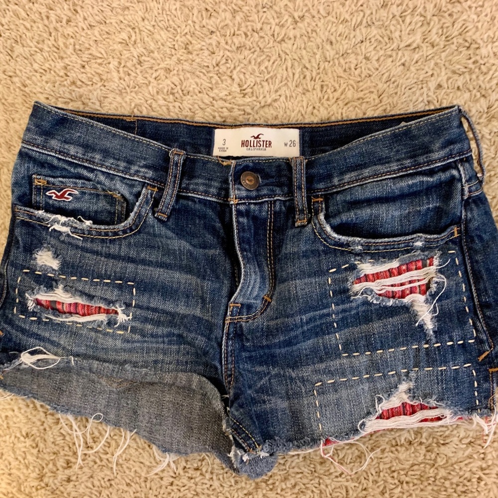 Hollister jean shorts with red accents